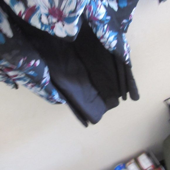 Time and Tru  Floral dress Size XXL/20 - Picture 6 of 7